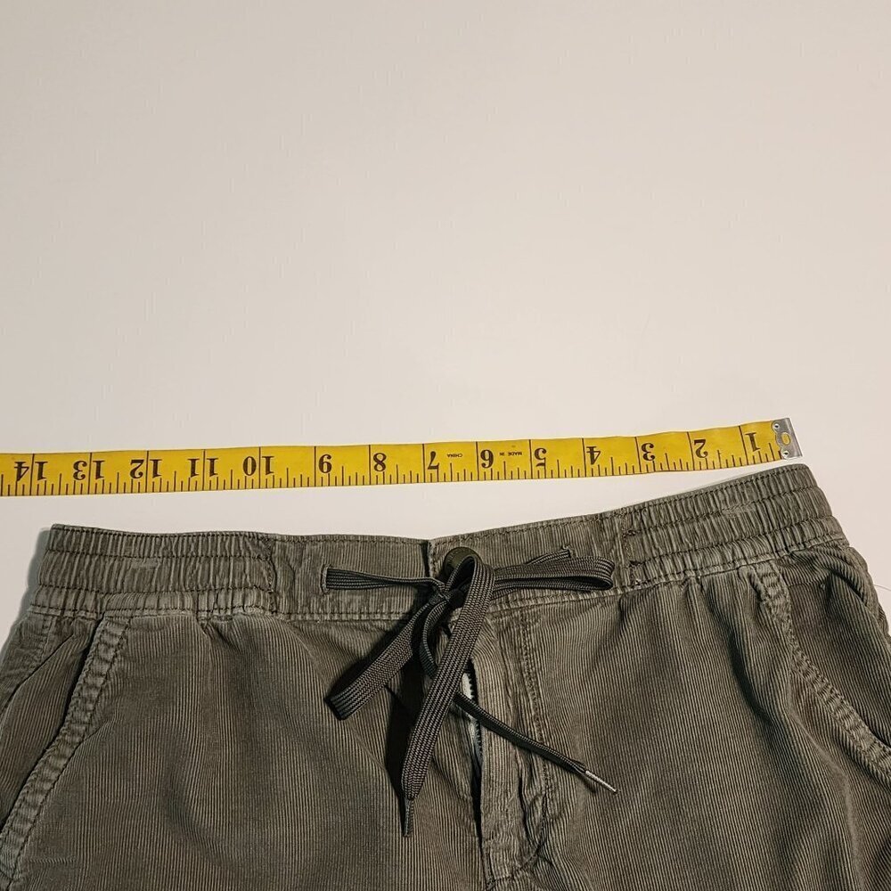 American Eagle sz XS women olive green corduroy shorts - Picture 9 of 11